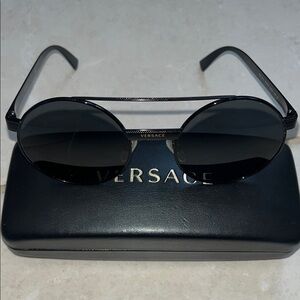 Versace Dark-Tinted Round Sunglasses